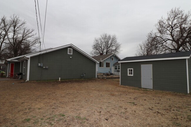 Building Photo - Spacious Home for Rent!