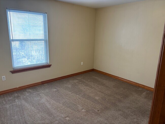 Building Photo - 3758 W Water St