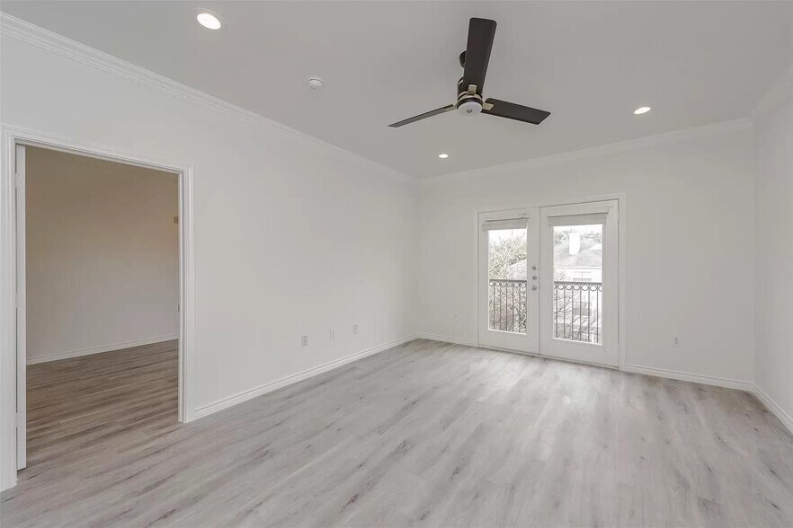 Building Photo - 3102 Kings Rd