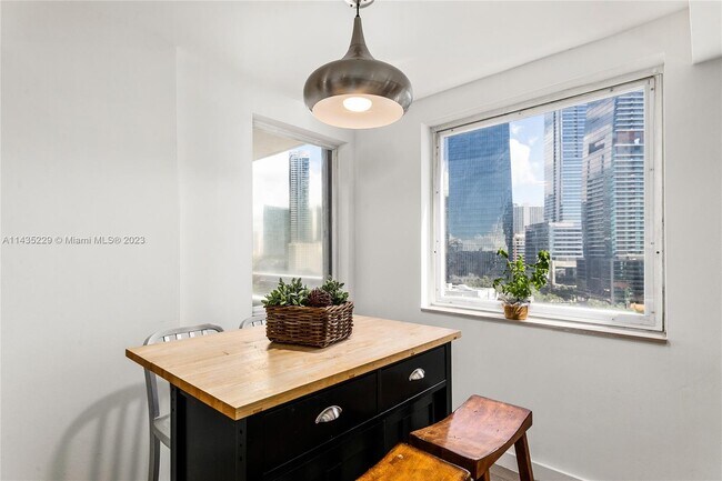 Building Photo - 1627 Brickell Ave
