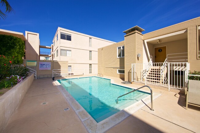 Building Photo - Exquisite Ocean View 2 Bed Townhome: Luxur...