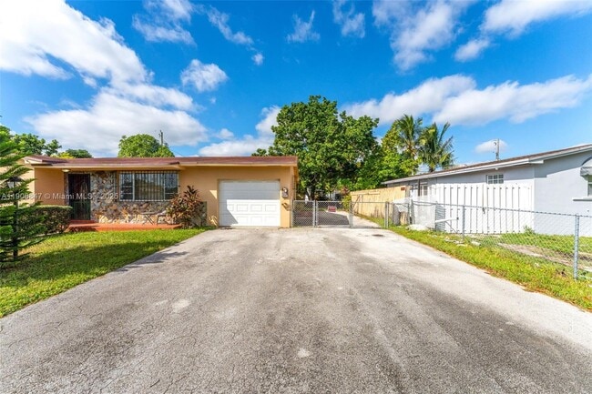 Building Photo - 3560 SW 107th Ct