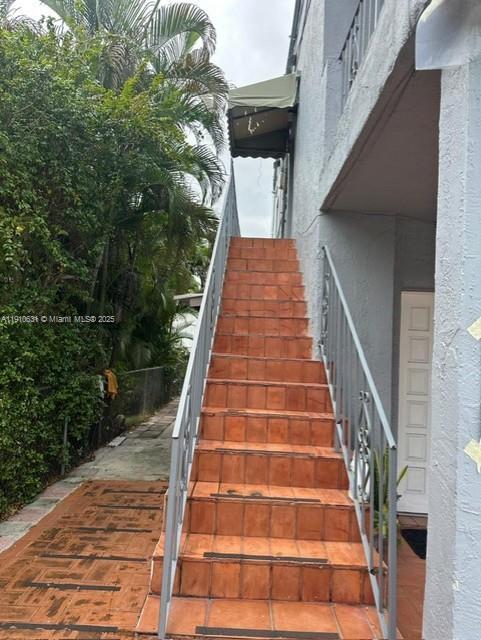 Building Photo - 312 SW 32nd Ave