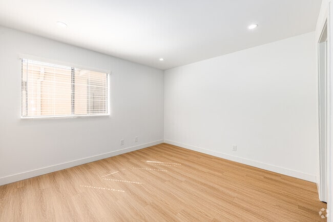 1BR, 1BA - 750SF - Bedroom - 800 Orange Grove Avenue