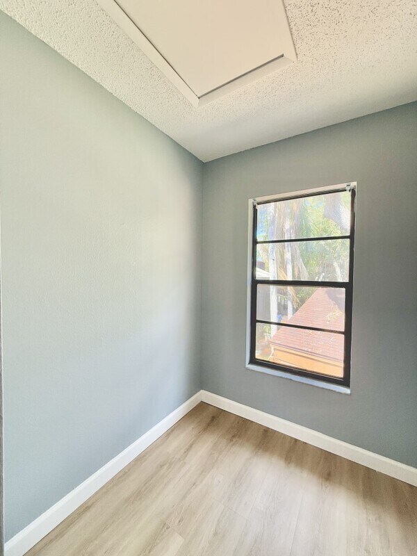 Building Photo - 817 Fairwood Forest Dr