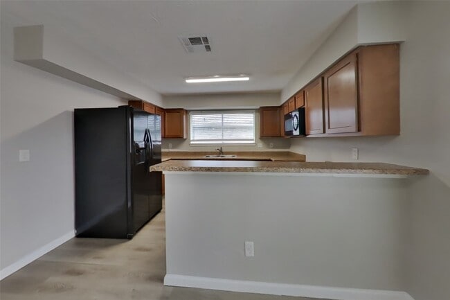 Building Photo - 14831 Waterside Dr