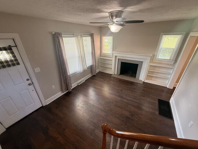 Building Photo - Christiansburg, 3 BR / 1.5 BA, Available for rent