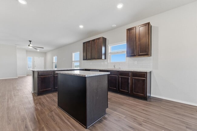 Building Photo - 186 Porcupine Ln