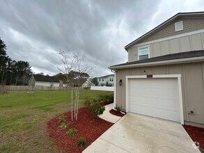 Building Photo - Modern 3-Bedroom Townhouse in Jacksonville...