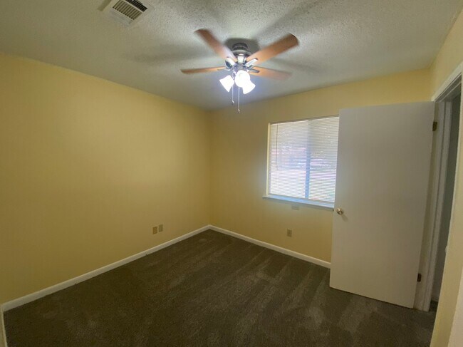 Building Photo - 3235 Auburn Pkwy