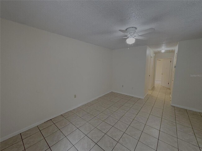 Building Photo - 904 SW 62nd Terrace