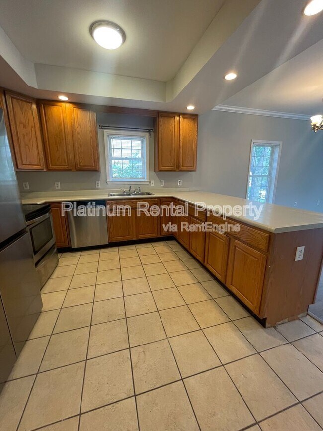 Building Photo - 48 Weyman Ave SW