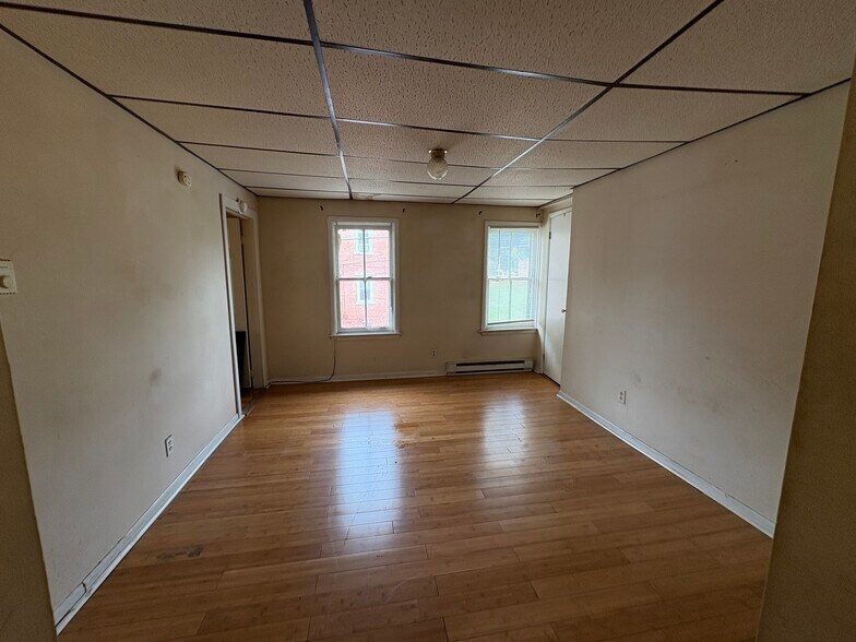 Living room - 89 W Ettwein St