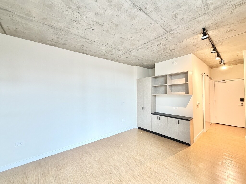 Building Photo - 1515 N Fremont St