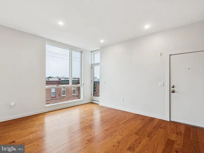 Building Photo - 820 E Thompson St