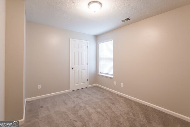 Building Photo - 4801 Lake Park Terrace