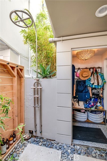 Building Photo - 433 Marine Pl