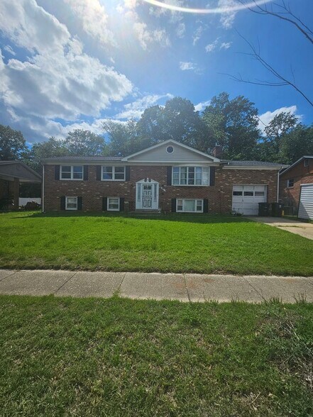 Primary Photo - 9511 Pin Oak St