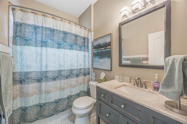 Building Photo - 6120 Chene Ct