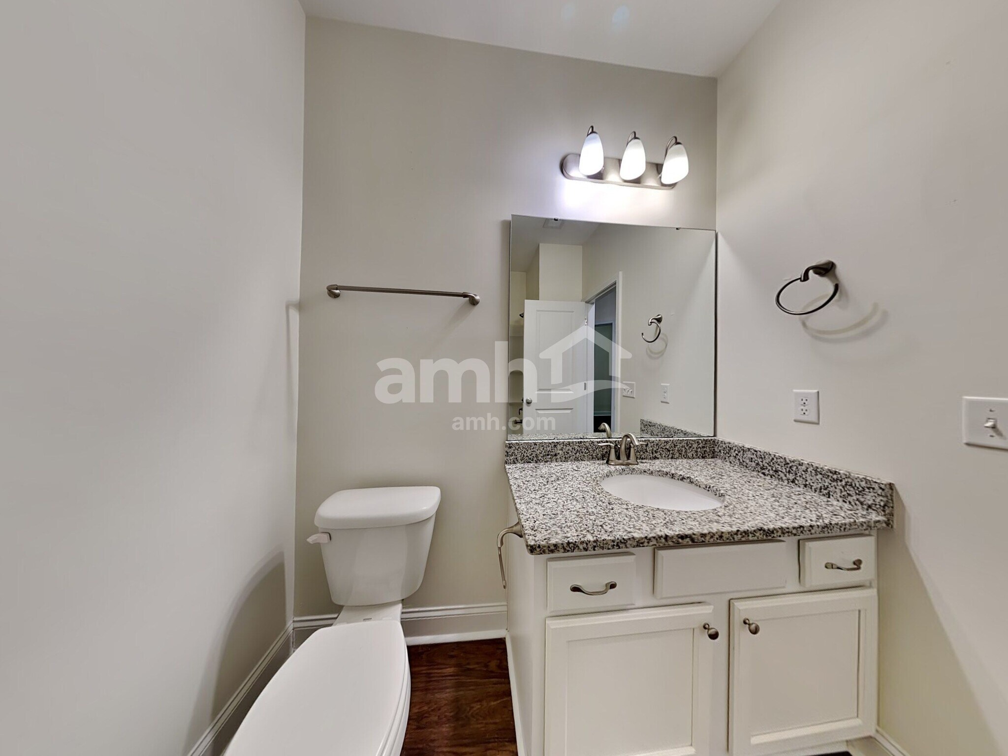 Building Photo - 219 Swan Dr