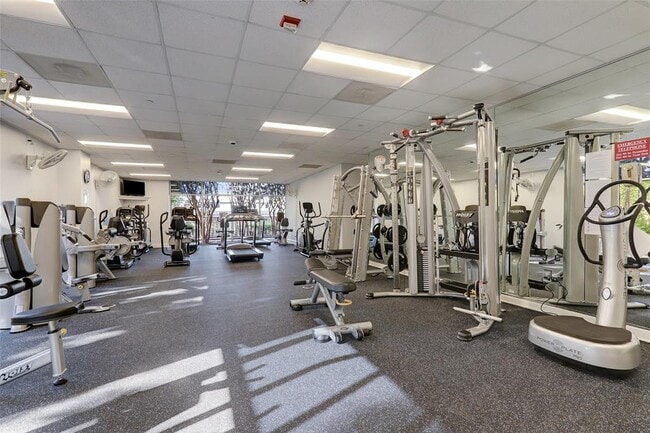 Building Photo - 2929 Buffalo Speedway