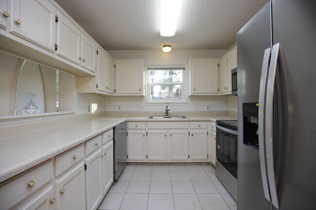 Building Photo - 6972 Weatherwood Dr