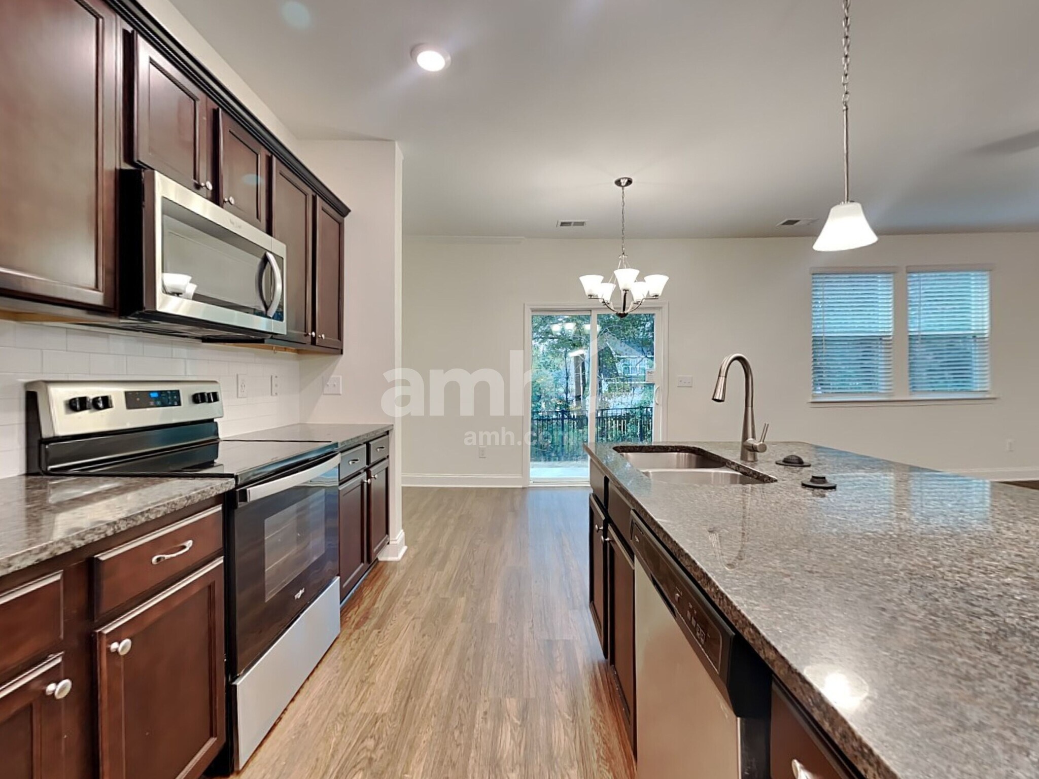 Building Photo - 121 Sweet Gum Dr