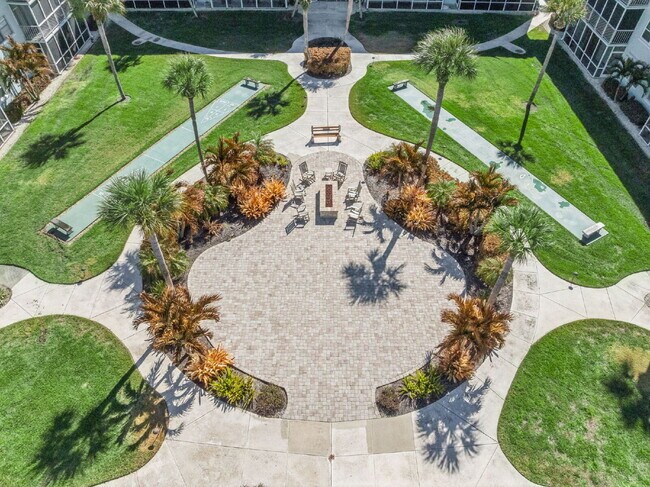 Building Photo - Coastal Living Awaits With This 2-Bed, 2-Bath Condo In Waterway East!