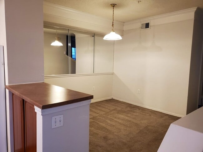 Building Photo - 2145 Eagle Ave