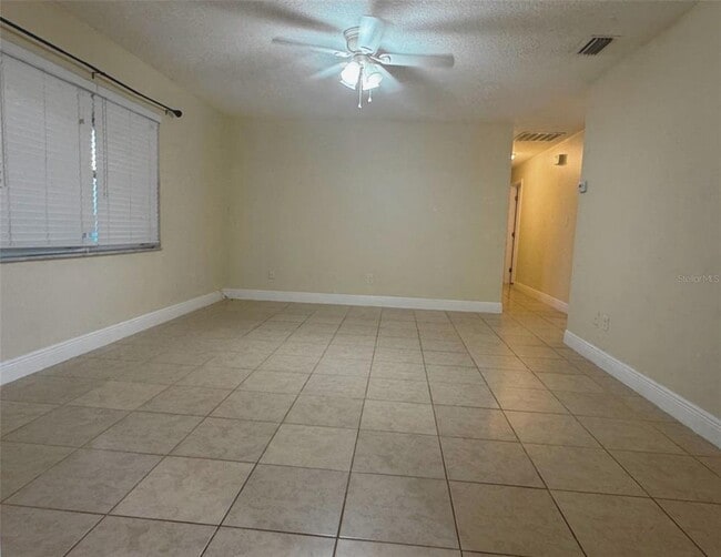 Building Photo - 10618 Eastview Dr