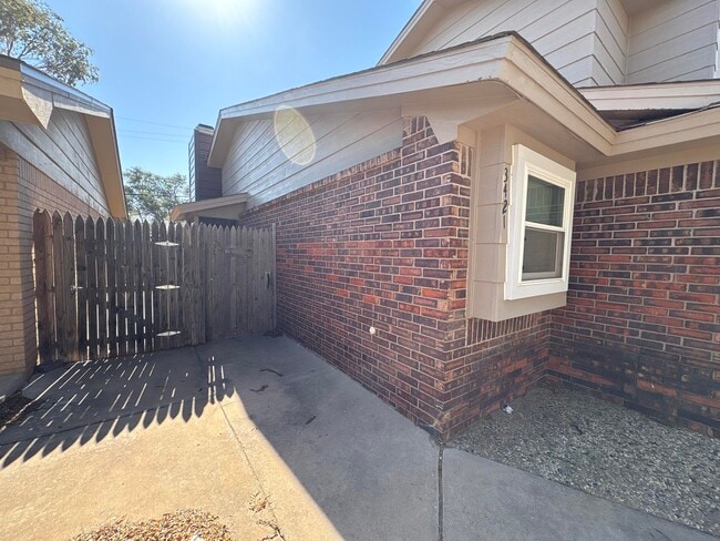 Building Photo - 3421 Hyden Ave