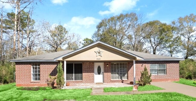 Building Photo - 2100 Hill Top Ct