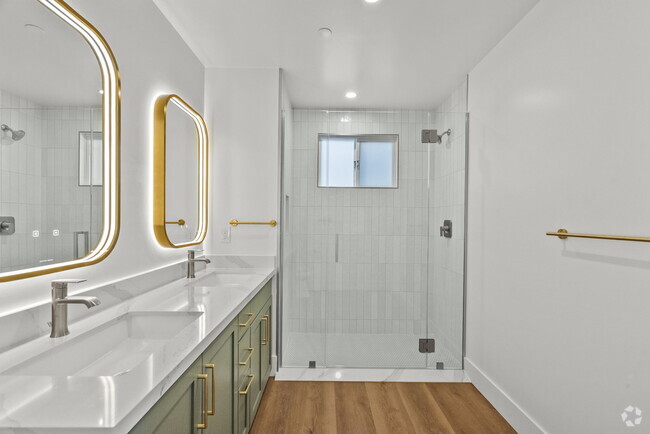 303 Master bathroom 1