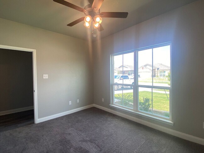 Building Photo - 1615 Black Kettle Trl