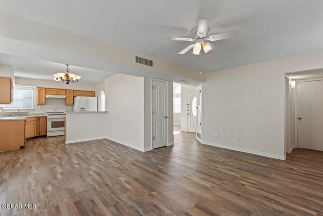 Building Photo - 11823 Stone Castle Dr