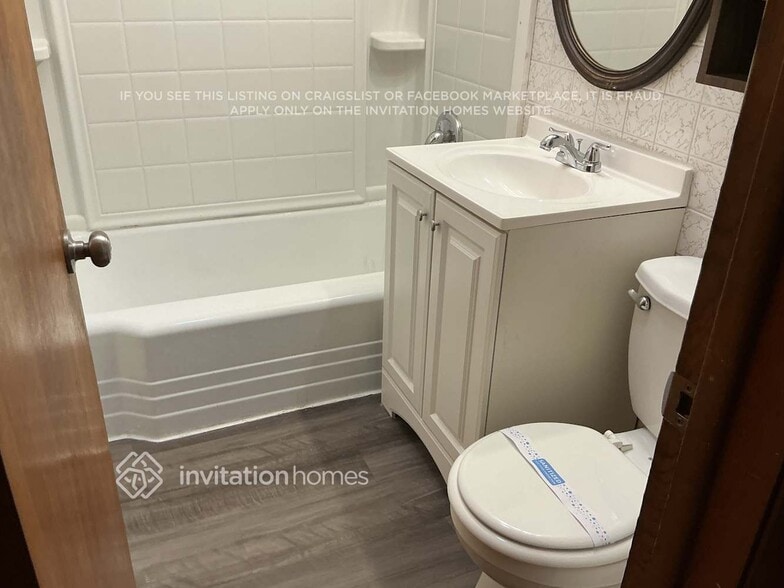 Building Photo - 8834 S Troy Ave