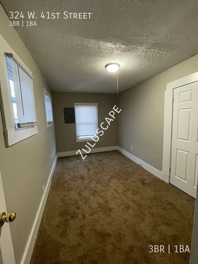 Building Photo - 324 W 41st St