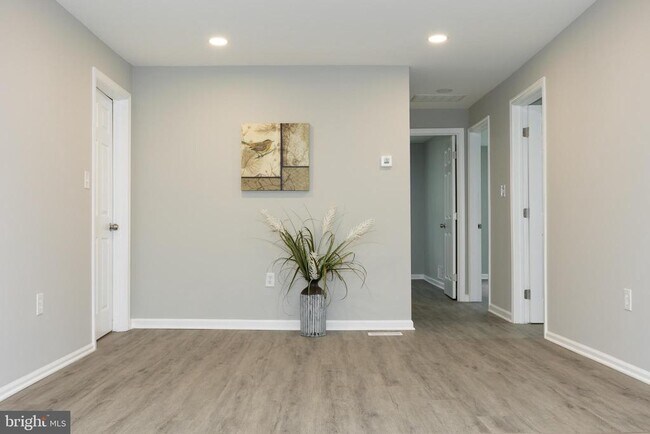 Building Photo - 9520 48th Ave