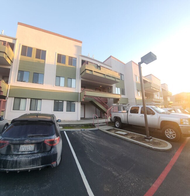 Building Photo - 1239 Foothill Blvd
