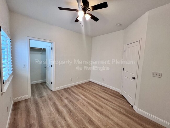 Building Photo - 1030 E Royal Dornoch Ave