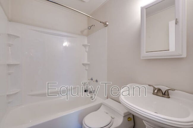 Building Photo - 9751 Marino Dr