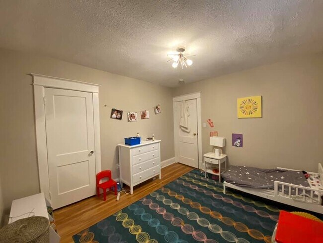 Building Photo - Beautiful 5 Bedroom Single Family Home in Silver Spring!