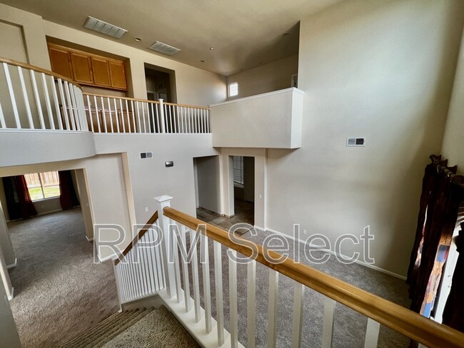 Building Photo - 814 Oakmont Ct