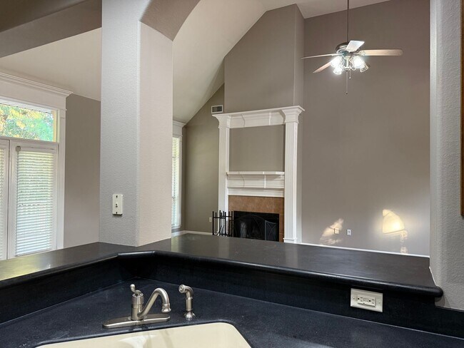Building Photo - 3200 Mossy Creek Dr