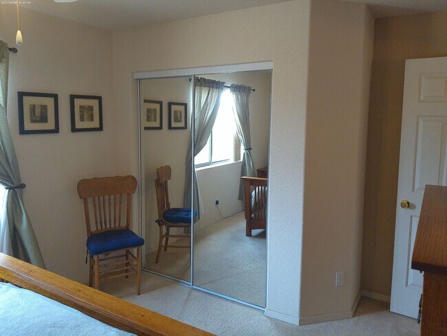 Building Photo - 1740 Quartz Ln