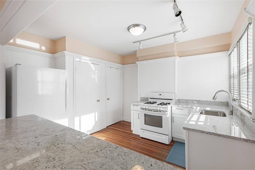 Building Photo - 118 Ocean Ave