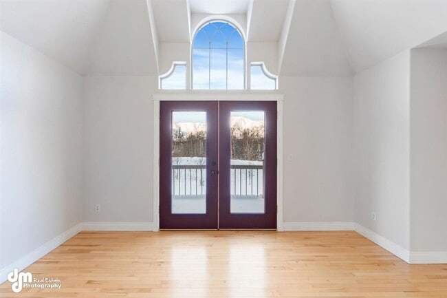 Building Photo - Gorgeous Palmer Home!