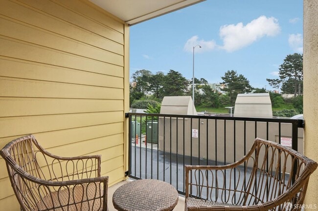 Building Photo - 8300 Oceanview Terrace