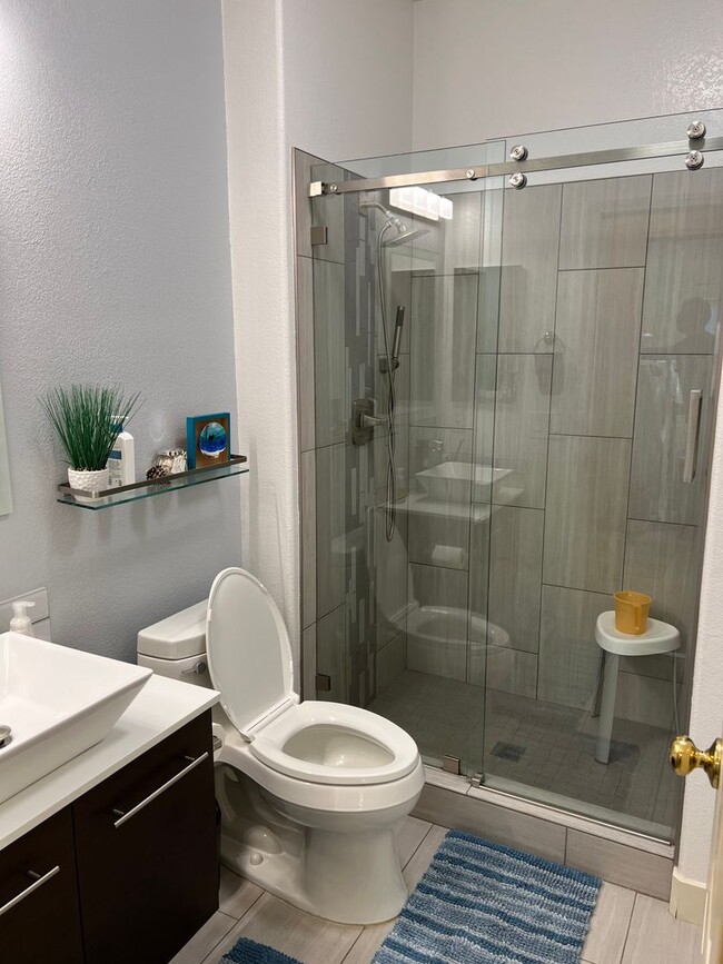 Building Photo - Charming 4 Bedroom Ridgeview Large Lot Home!