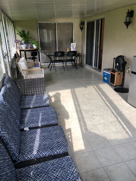 Back Porch - 5643 Minute Man Ct